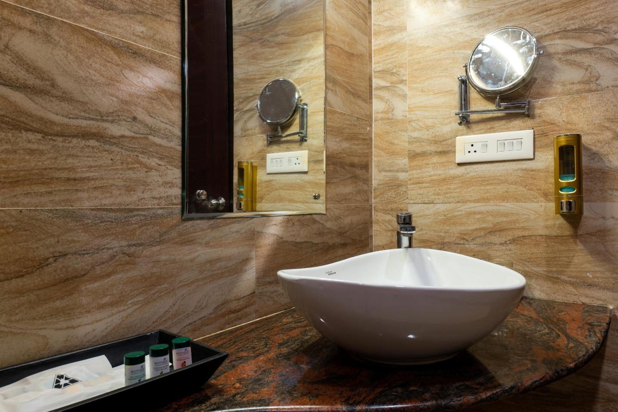 Hotel Prism - A Boutique Hotel Jorhat Luaran gambar