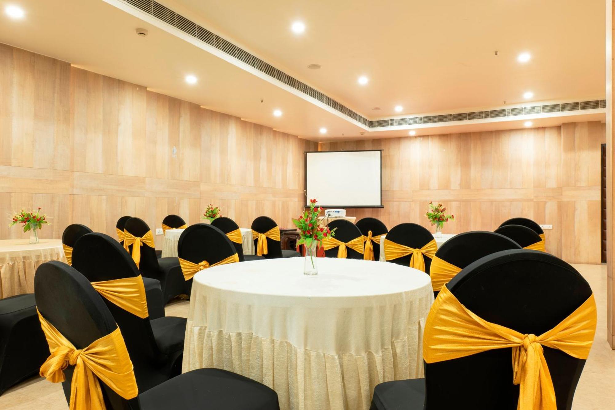 Hotel Prism - A Boutique Hotel Jorhat Luaran gambar
